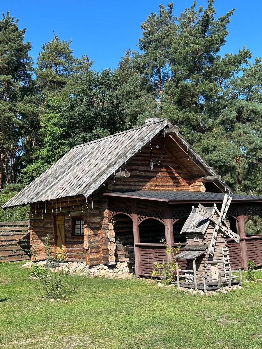 Дом «У леса» снаружи